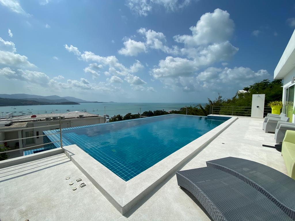 gallery/swimmingpools/swimming-pool-maintenance.jpeg